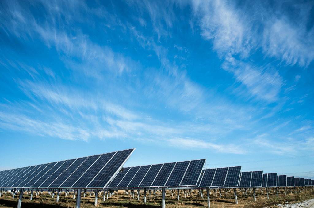Amigo Solar deploys MaxBill
