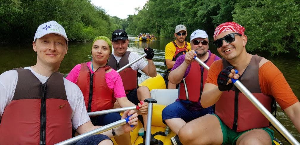 The MaxBill team goes kayaking