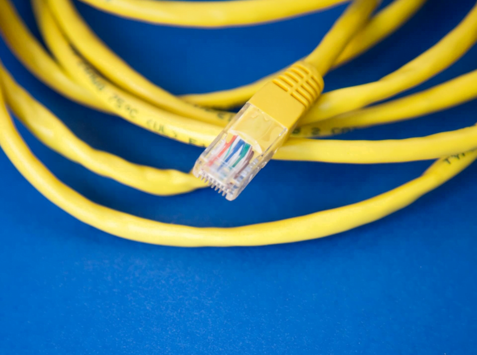 Inernet cable ftth connection optical wire